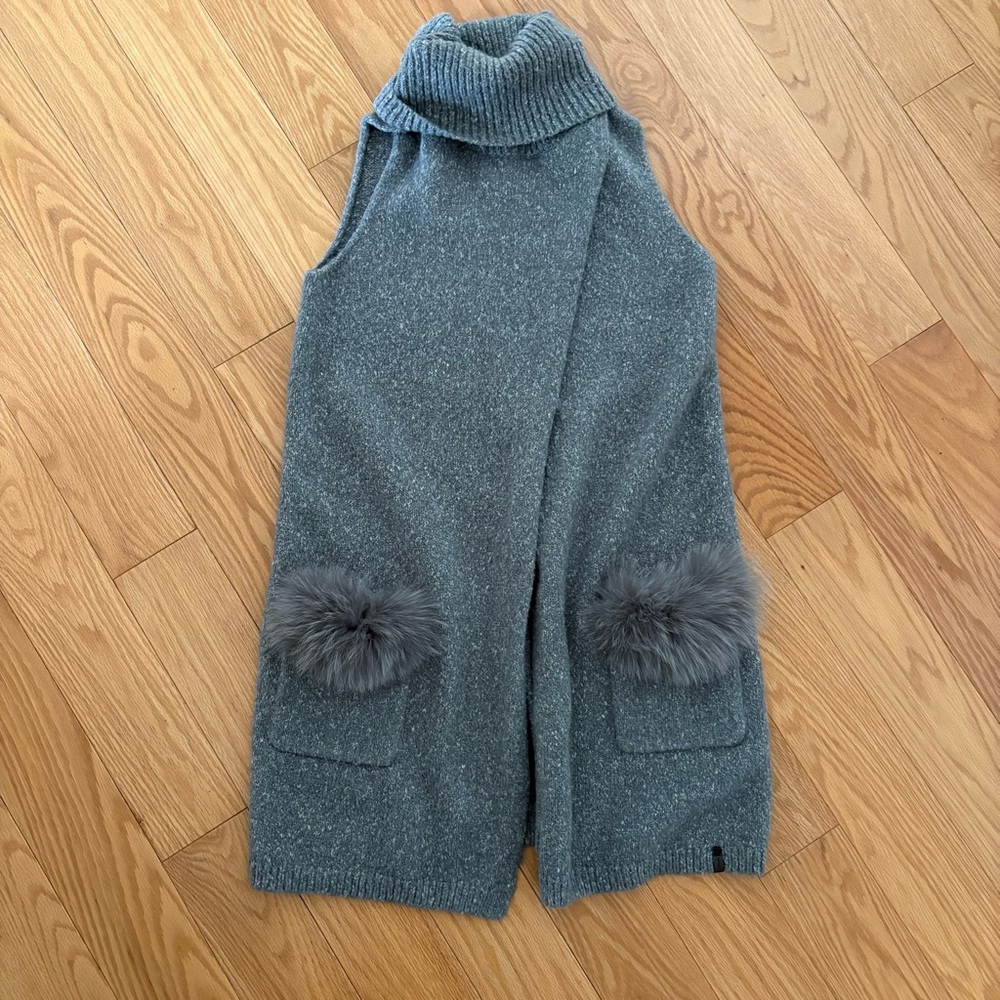 RUDSAK Gray Sleeveless long Sweater with Fur Pockets